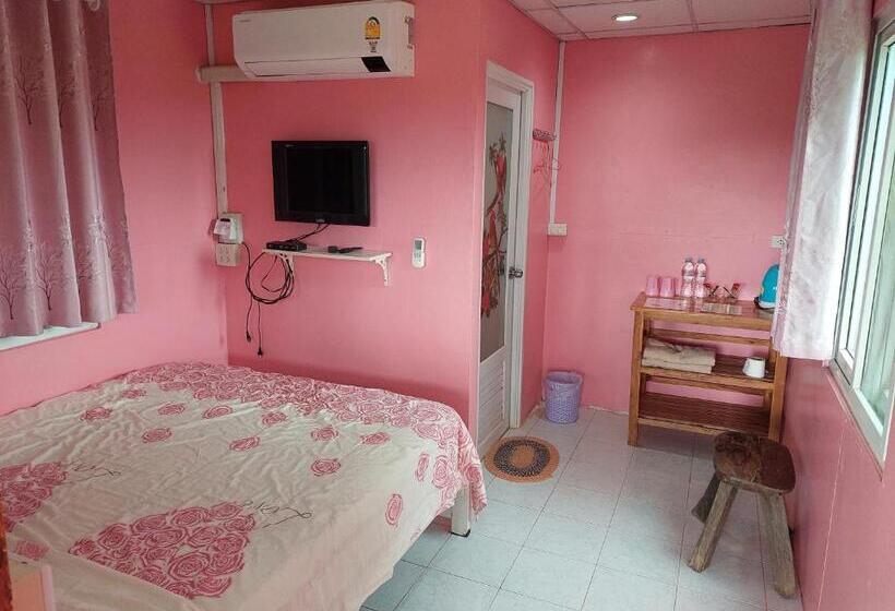 تختخواب و صبحانه Lovely Farm