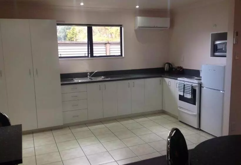 Hotelli Central Park Motor Inn