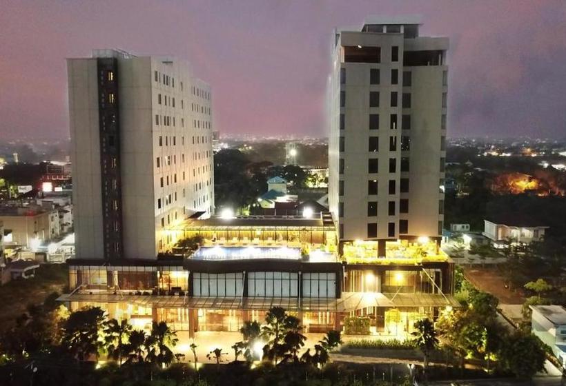 בית מלון כפרי Prime Park Pekanbaru