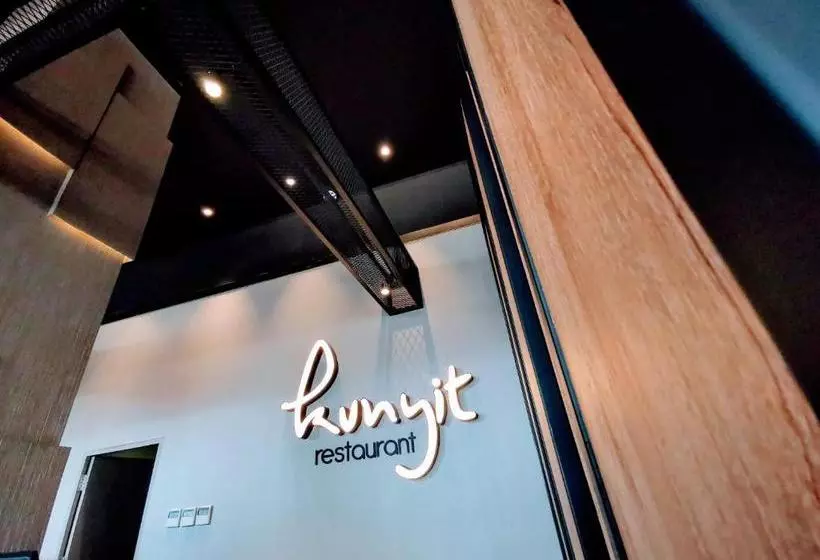 ホテル Prime Park  Pekanbaru