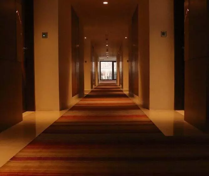 ホテル Ramada By Wyndham Darjeeling Gandhi Road