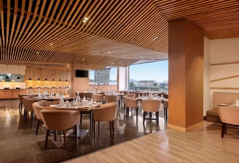 ホテル Ramada By Wyndham Darjeeling Gandhi Road