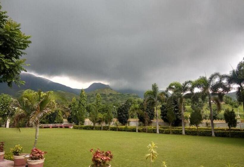 Meera Valley Resort
