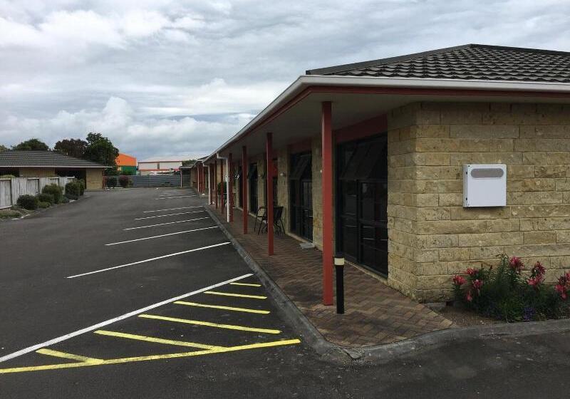 Kiwi Court Motel