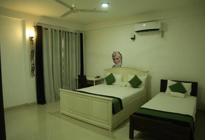 Bed & Breakfast Seasons Villa Sigiriya, Sri Lanka