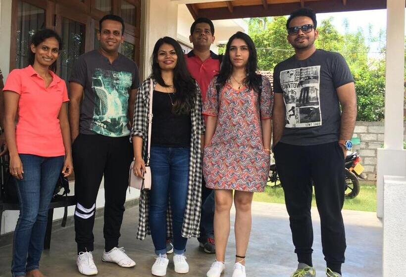 Bed & Breakfast Seasons Villa Sigiriya, Sri Lanka