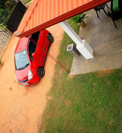 Bed & Breakfast Seasons Villa Sigiriya, Sri Lanka