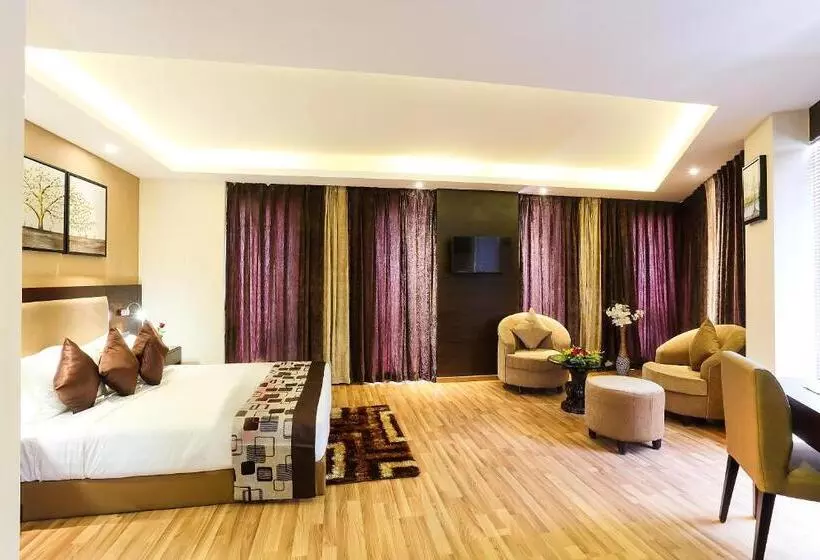 Hotelli Delta Suites