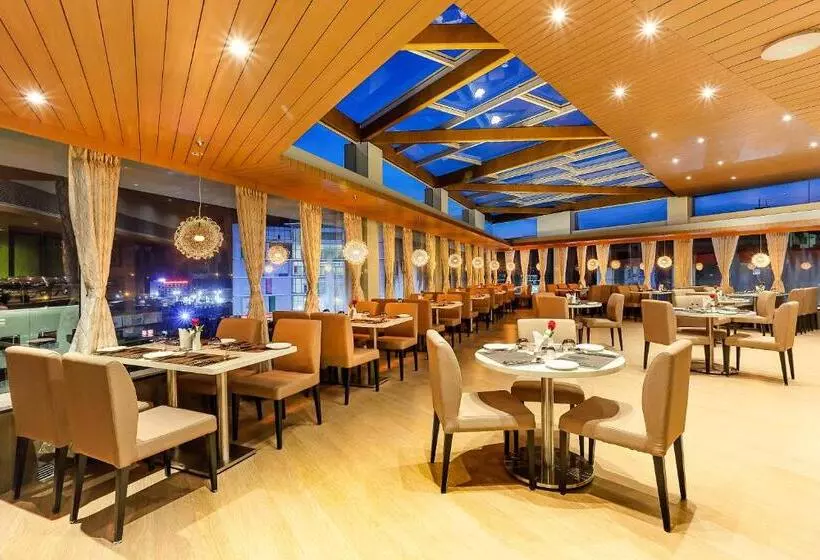 Hotelli Delta Suites
