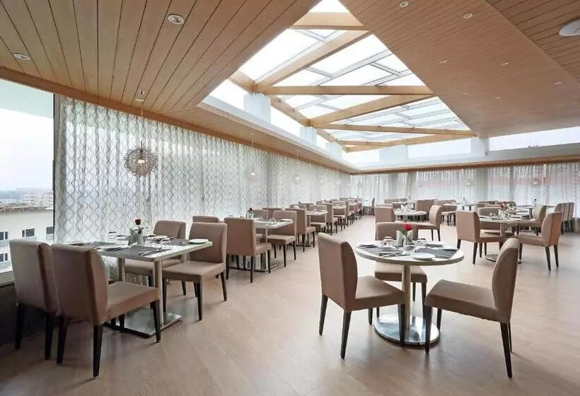 Hotelli Delta Suites