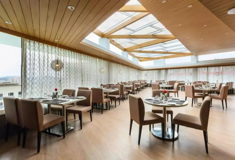 Hotelli Delta Suites