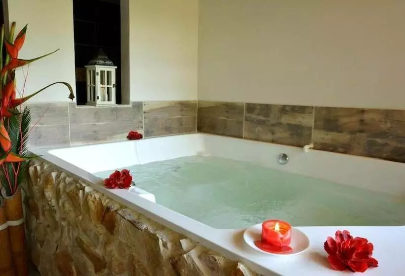 ホテル Cabañas Las Bifloras