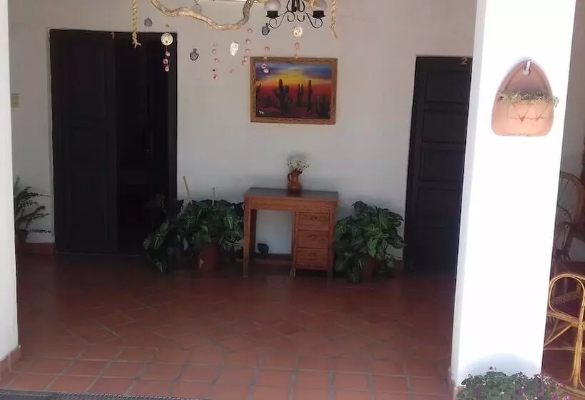 ホテル Hostal Tierra De Vinos