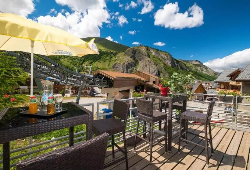 هتل Hôtel Les Essarts, Ussim Vacances