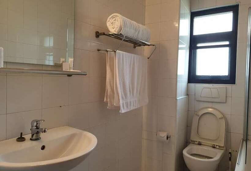 Mangel Hotel And Suites