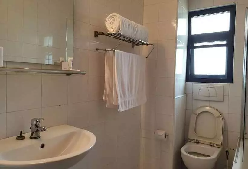 Mangel Hotel And Suites