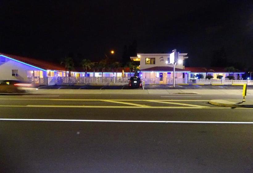 モーテル Ebb Tide