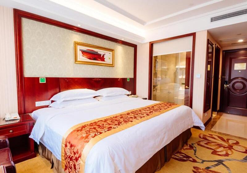 Vienna Hotel Shanghai Wild Animal Park