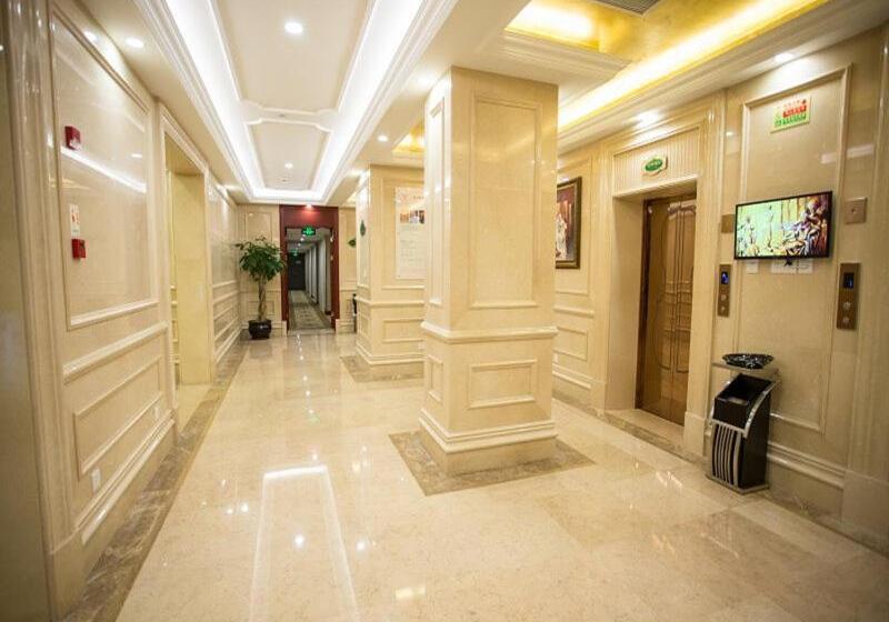 Vienna Hotel Shanghai Wild Animal Park