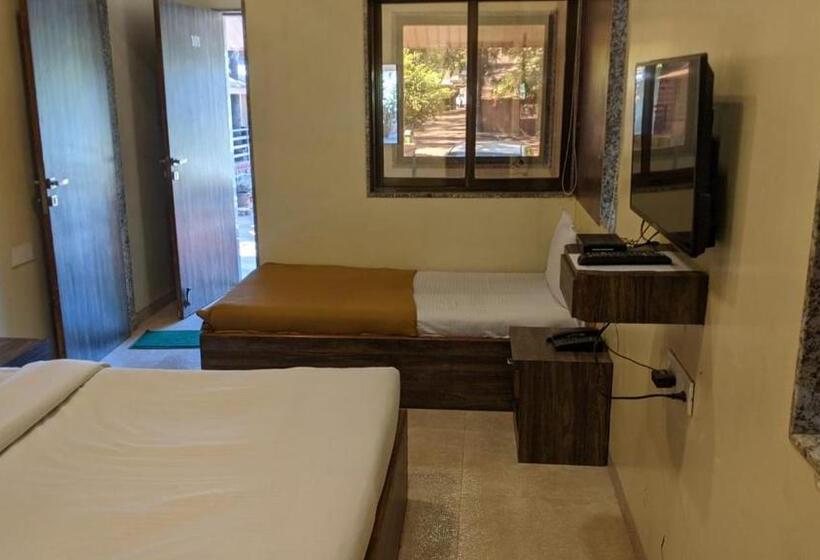 Отель Ambassador