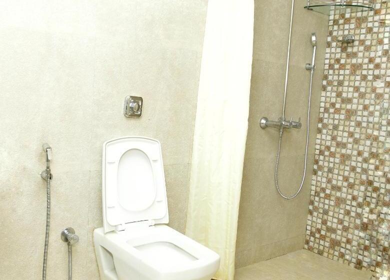 Отель Ambassador