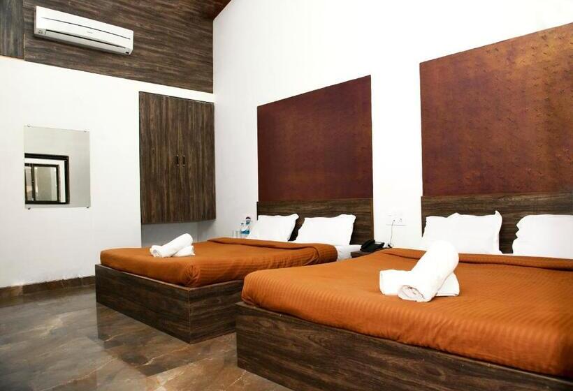 Отель Ambassador