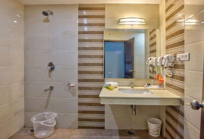 בית מלון כפרי Katoch Grand By Vivaan