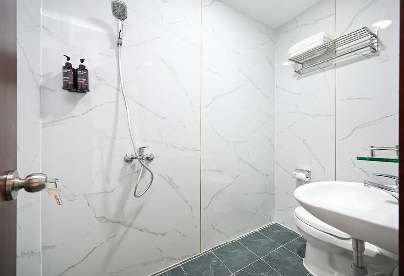 هتل Yoko Airport Saigon