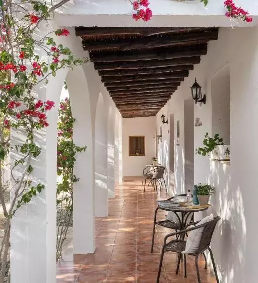 ホテル Boutique Hideaway Cortijo El Sarmiento