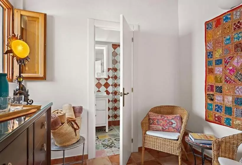 ホテル Boutique Hideaway Cortijo El Sarmiento