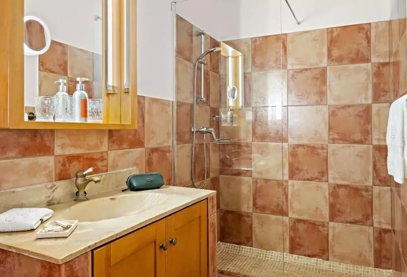 ホテル Boutique Hideaway Cortijo El Sarmiento