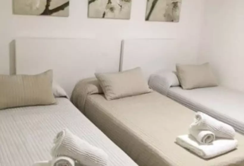 تختخواب و صبحانه Pensión Alemania