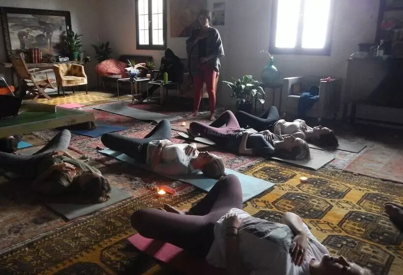 ベッドアンドブレックファースト Surf Camp San Sebastian Partyhostel