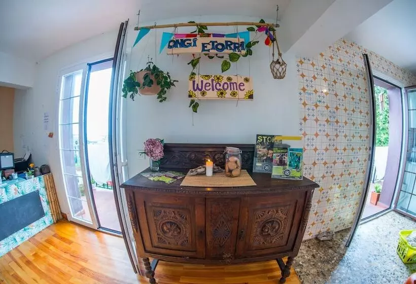 ベッドアンドブレックファースト Surf Camp San Sebastian Partyhostel