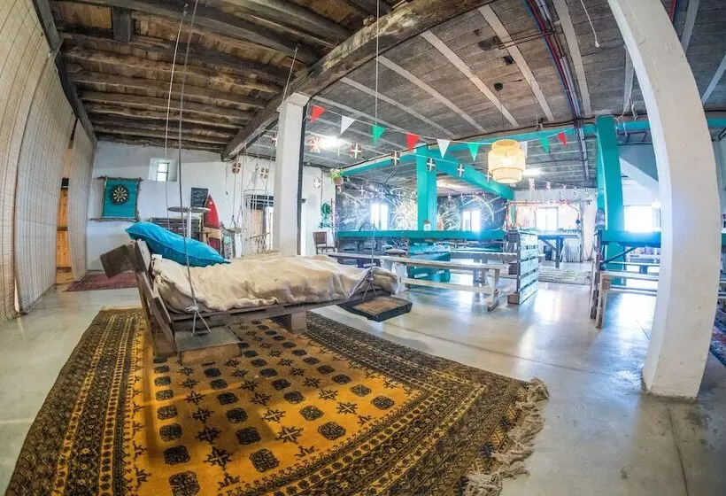 ベッドアンドブレックファースト Surf Camp San Sebastian Partyhostel