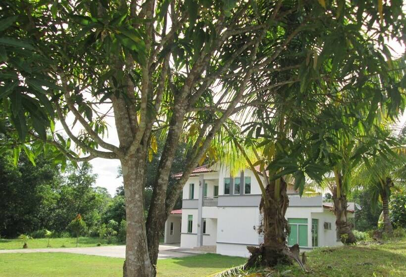 تختخواب و صبحانه Villa Dadap