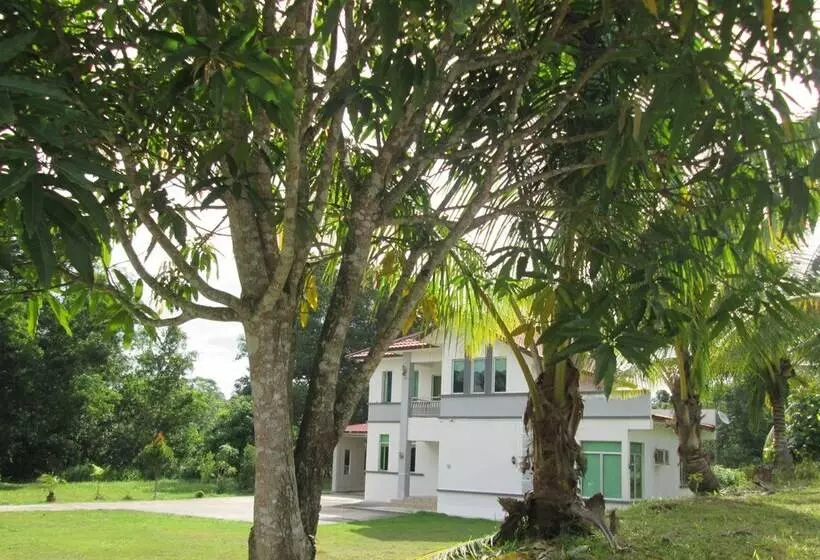 تختخواب و صبحانه Villa Dadap