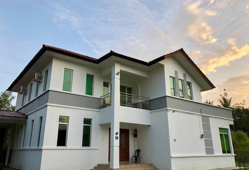 تختخواب و صبحانه Villa Dadap