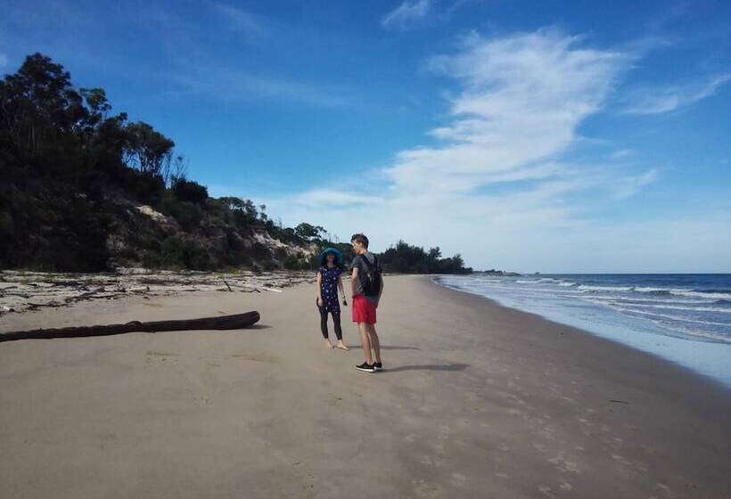 تختخواب و صبحانه Villa Dadap