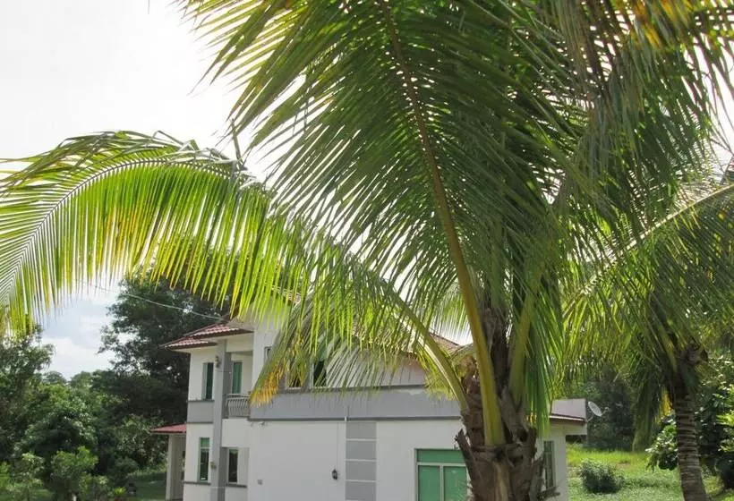 تختخواب و صبحانه Villa Dadap