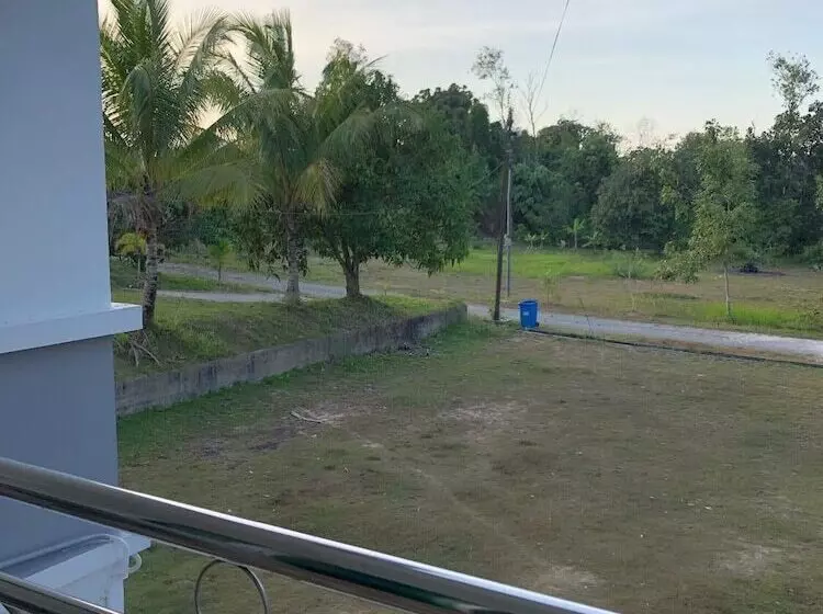 تختخواب و صبحانه Villa Dadap