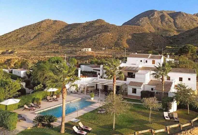 ホテル Boutique Hideaway Cortijo El Sarmiento