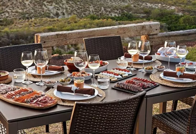 ホテル Boutique Hideaway Cortijo El Sarmiento