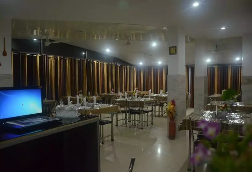 Corbett Hill Resorts  By Opensky, Lansdowne