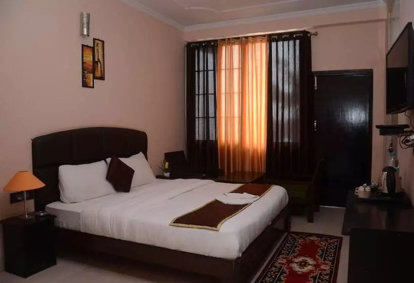 Corbett Hill Resorts  By Opensky, Lansdowne