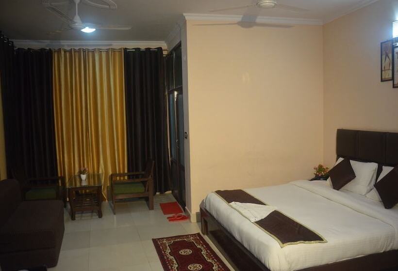 Corbett Hill Resorts  By Opensky, Lansdowne