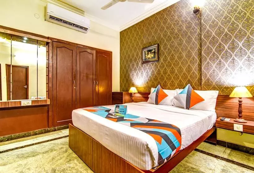 ホテル Fabexpress Nestlay Rooms   Nr Acs Medical Hospital & Apollo Speaciality Hospitals
