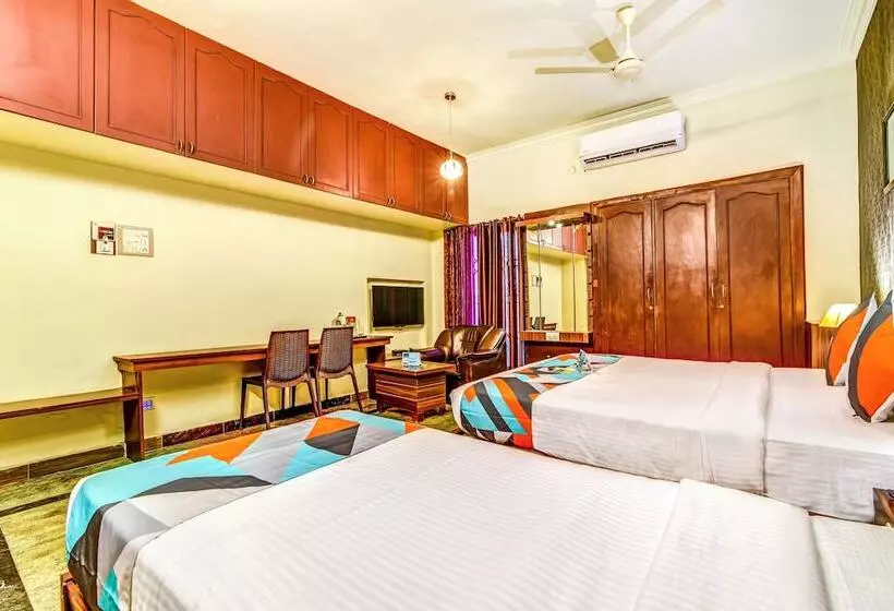 ホテル Fabexpress Nestlay Rooms   Nr Acs Medical Hospital & Apollo Speaciality Hospitals