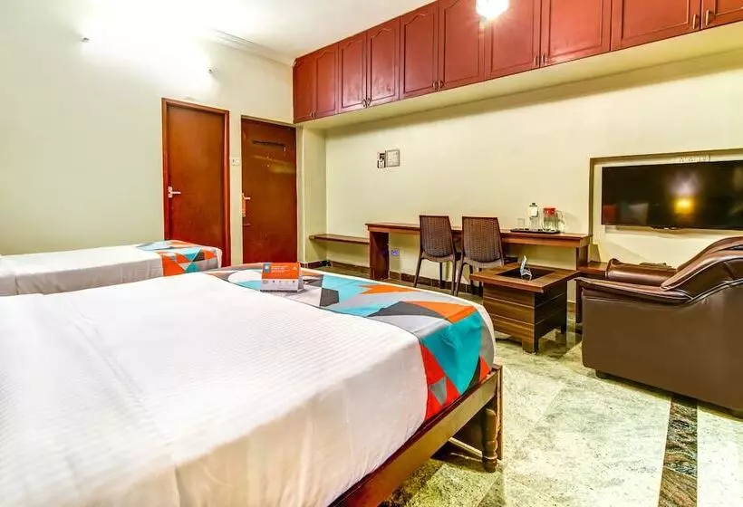ホテル Fabexpress Nestlay Rooms   Nr Acs Medical Hospital & Apollo Speaciality Hospitals