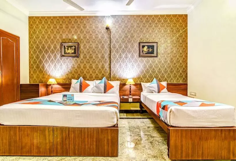 ホテル Fabexpress Nestlay Rooms   Nr Acs Medical Hospital & Apollo Speaciality Hospitals